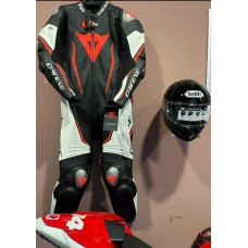 Мотоциклетный цельный перфорированный кожаный костюм Dainese Misano 2 D-Air®